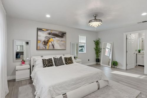 1068 Matthew Ct, Windsor CA  95492-8778 exterior