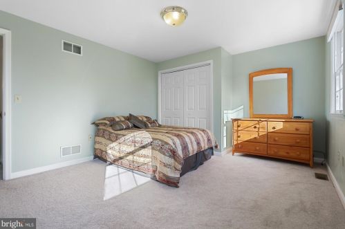 56 Sherwood Cir, West Enola PA  17025-1840 exterior
