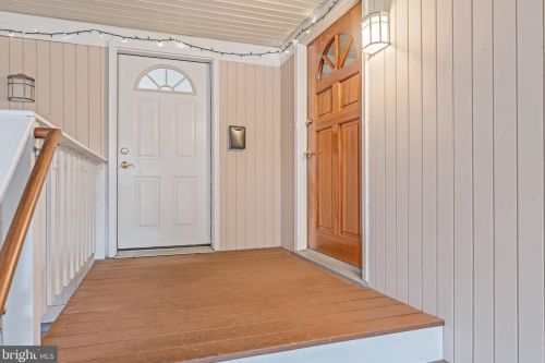 701 Parry Blvd, Riverton NJ  08077-3938 exterior