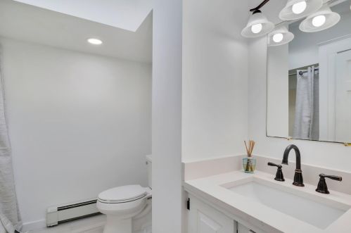 27 Newtown Rd, Sandwich MA  02563-2730 exterior