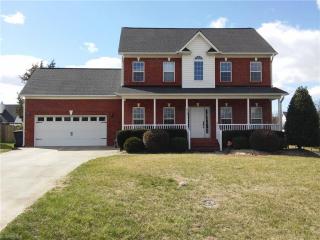 917 Aquaview Dr, Kernersville NC  27284-2356 exterior