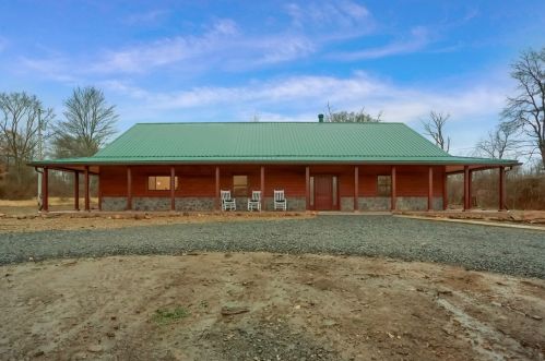 3778 Frew Mill Rd, New Castle PA  16101-8112 exterior