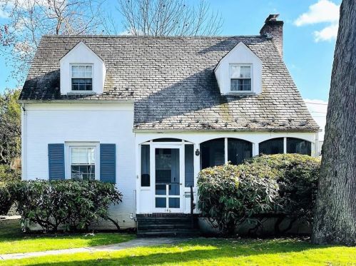 146 White Rd, Scarsdale, NY 10583-6212