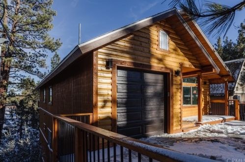 124 Winding Ln, Big Bear City, CA 92314-9328