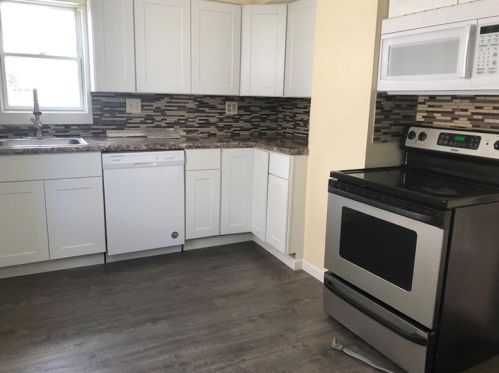 3412 6th Ave, Beaver Falls, PA 15010-3516