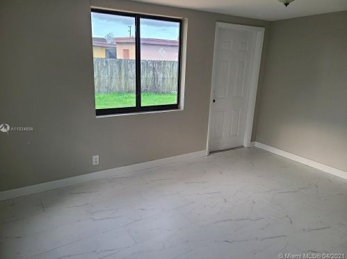 850 50th Pl, Hialeah FL  33012-3420 exterior