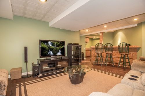 12 Country Meadow Rd, Hackettstown NJ  07840-5205 exterior