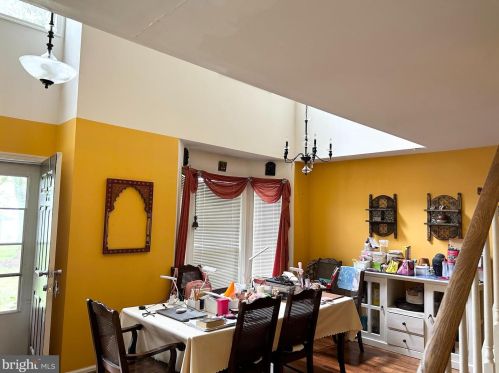 18 Dorset Ct, Princeton NJ  08540-7054 exterior