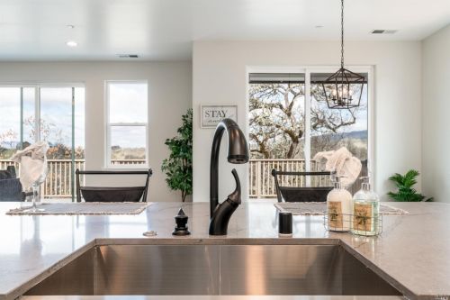 410 Tehuacan Rd, Ukiah CA  95482-2007 exterior