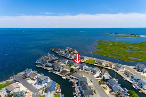 258 Teakwood Dr, Berkeley Township NJ  08721-3122 exterior