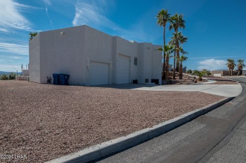 2810 Castaway Dr, Lake Havasu City, AZ 86406-6139