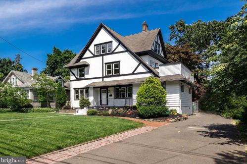 207 Lexington Ave, Camden, NJ 08109-1925