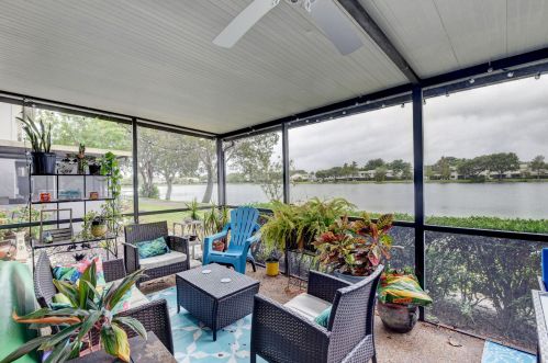 5274 Jog Ln, Delray Beach FL  33484-6621 exterior