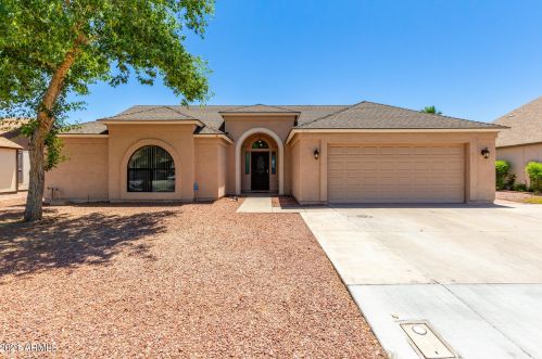 6121 Ivanhoe St, Chandler, AZ 85226-1751