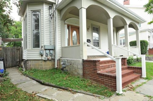 5 Maurice Ave, Crotonville NY  10562-5204 exterior