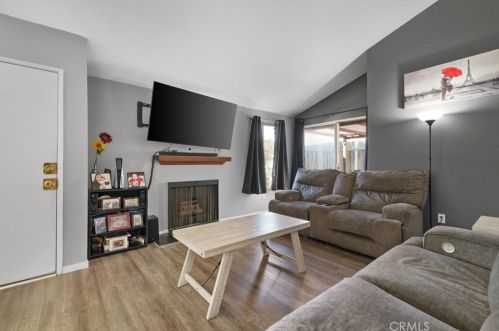 687 Parkview Dr, Lake Elsinore CA  92530-7072 exterior