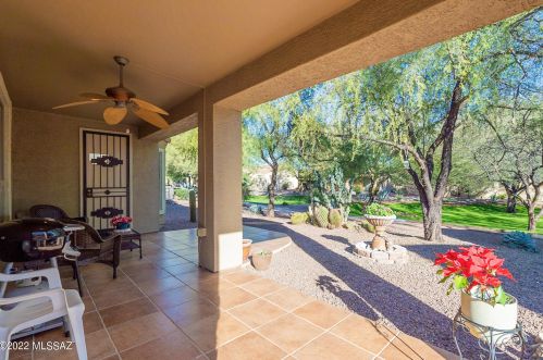 586 Moorwood St, Green Valley, AZ 85614-5979