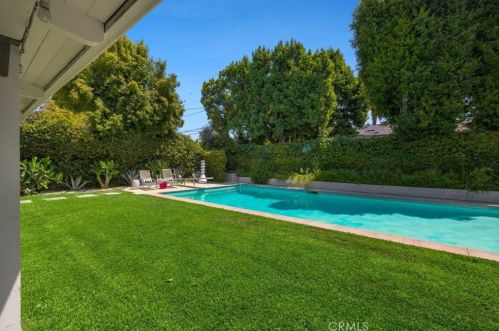 4262 Lemp Ave, North Hollywood CA  91604-2811 exterior