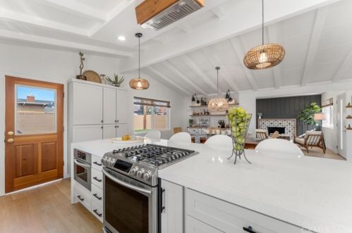 2105 Alden Ave, Anaheim CA  92806-4502 exterior