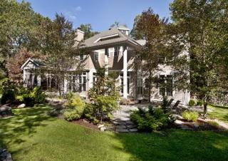 60 Plochmann Ln, Woodstock, NY 12498-1616
