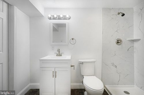 19 Locust Cir, Navy Sup Dpt PA  17050-3192 exterior