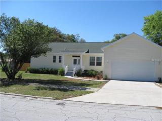 218 Union St, Auburndale, FL 33823-3420