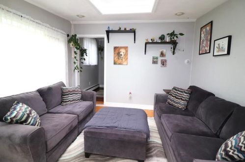 25 Hillview St, Woonsocket RI  02895-5922 exterior