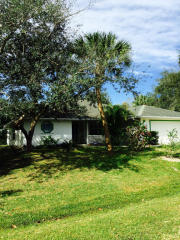 598 Ray St, Sebastian, FL 32958-4246