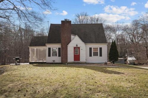 318 Noxon Rd, Poughkeepsie NY  12603-2904 exterior