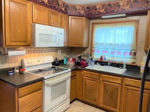 868 Bellefontaine Ave, Marion OH  43302-6151 exterior