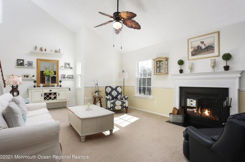 2 Juneau Ct, Tinton Falls, NJ 07712-3179