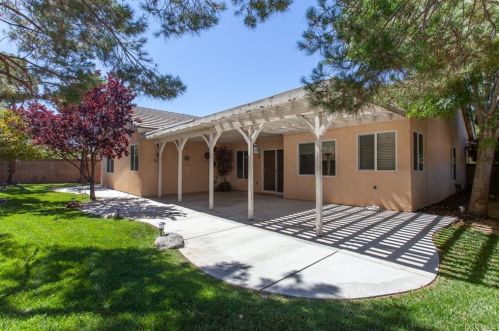 2028 Kalliope Ave, Lancaster CA 93536-4624 exterior