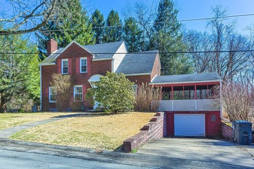 36 Crystal Dr, Oakmont, PA 15139-1001