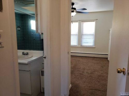 25 Valley Rd, Montclair NJ  07042-2708 exterior