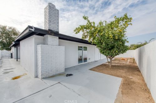 4747 Kaviland Ave, Fresno CA  93725-1716 exterior