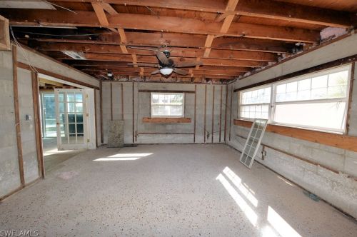 330 Madison Ct, Fort Myers Beach FL  33931-3642 exterior