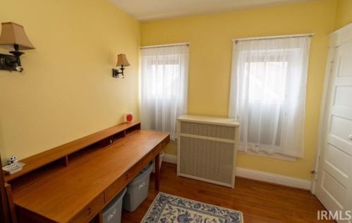 321 Edgewater Dr, Mishawaka IN  46545-6910 exterior