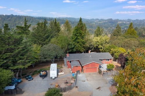 1009 Tilton Rd, Sebastopol, CA 95472-9471