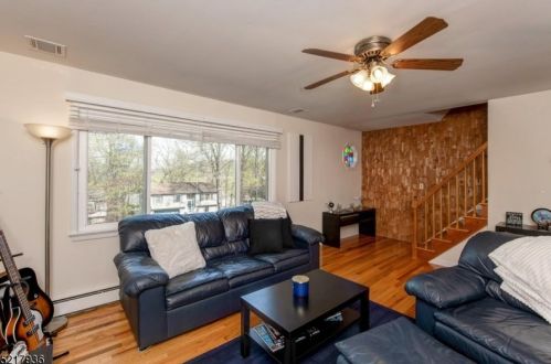 24 Serpentine Rd, Skyline Lakes NJ  07456-2521 exterior