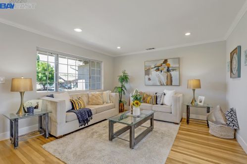 7865 Tamarack Dr, Pleasanton CA  94568-1549 exterior