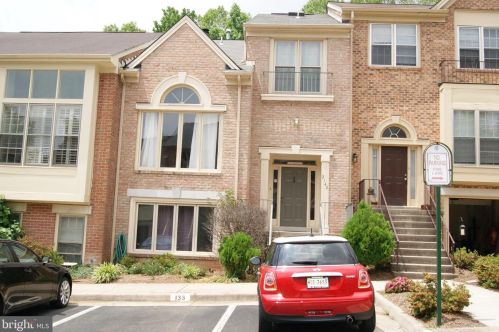 2142 Kings Garden Way, Falls Church VA  22043-2592 exterior