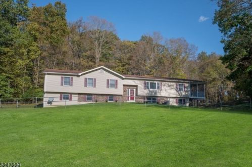 55 Hunts School Rd, Fredon NJ  07860-5405 exterior