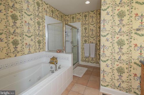 42 Schindler Ct, Lawrence Township NJ  08648-2578 exterior