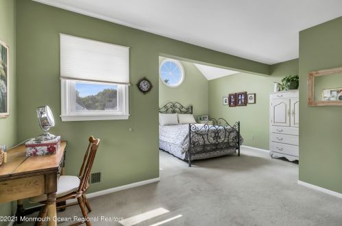 14 Robinson Ct, East Freehold NJ  07728-4327 exterior