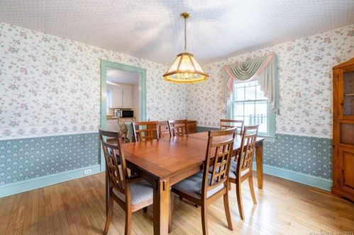 267 White Ave, Waterbury, CT 06762-2734