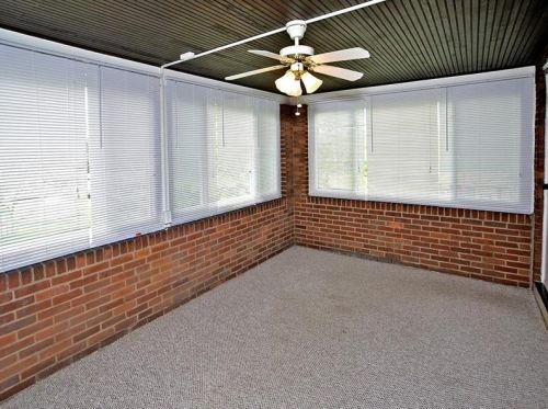 934 Lilly Ln, Pittsburgh, PA 15221-3912