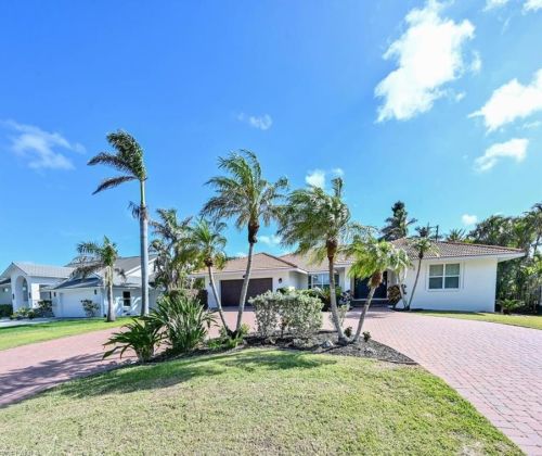 3550 Crayton Rd, Naples FL  34103-3515 exterior