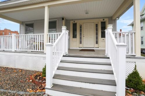 49 Grove St, Bridgeport, CT 06605-1409