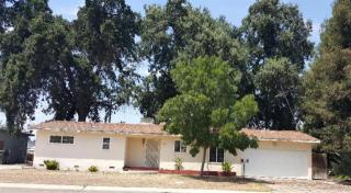 622 Howard Ave, Visalia, CA 93277-4748