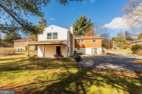 130 Delp Rd, Lancaster PA  17601-3906 exterior